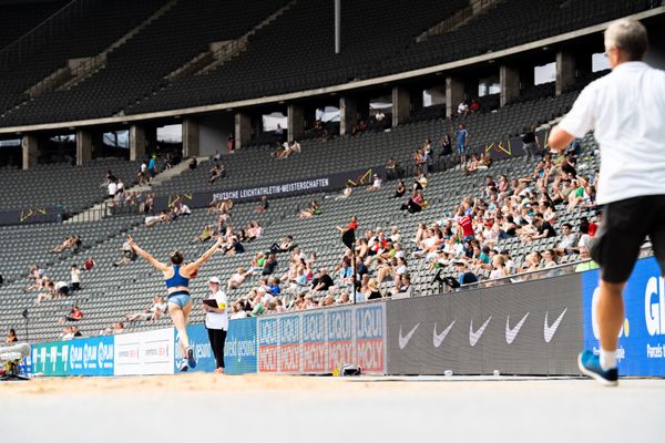 Maria Purtsa (LAC Erdgas Chemnitz) im Dreisprung waehrend der deutschen Leichtathletik-Meisterschaften im Olympiastadion am 25.06.2022 in Berlin